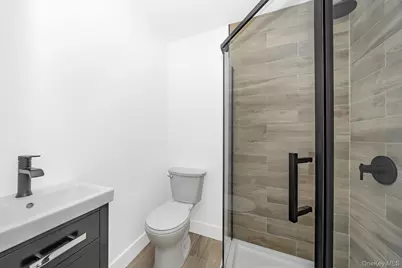 24 Calvert Avenue, West Babylon, NY 11704 - Photo 9