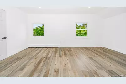 24 Calvert Avenue, West Babylon, NY 11704 - Photo 19