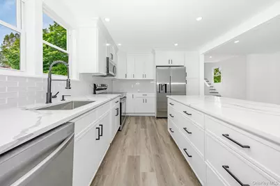 24 Calvert Avenue, West Babylon, NY 11704 - Photo 5