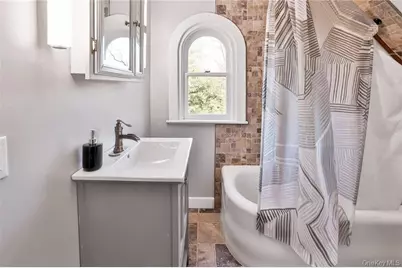 245 E Townline Road, West Nyack, NY 10994 - Photo 21