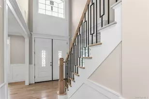 8 Sebree Pl, Plainview, NY 11803 - Photo 3