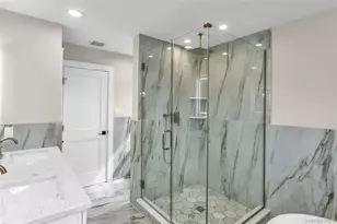 8 Sebree Pl, Plainview, NY 11803 - Photo 19