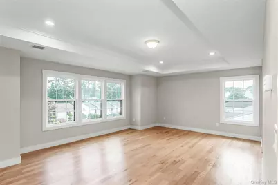 8 Sebree Place, Plainview, NY 11803 - Photo 17