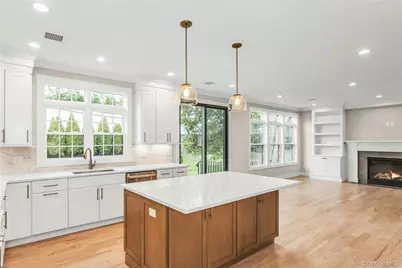 8 Sebree Place, Plainview, NY 11803 - Photo 9