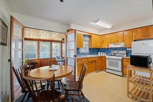 34 Audrey Ave, Plainview, NY 11803 - Photo 7