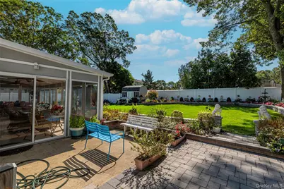 6 Linden Street, Selden, NY 11784 - Photo 33