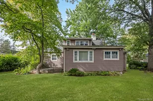 34 Midland Rd, Roslyn Heights, NY 11577 - Photo 21