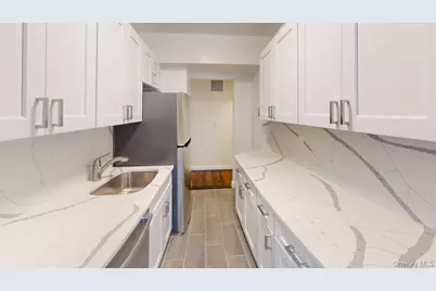 678 Warburton Avenue #6L, Yonkers, NY 10701 - Photo 3