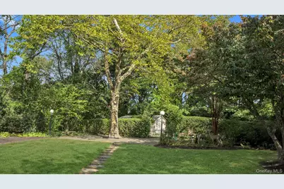 13 New Hampshire Avenue, Bay Shore, NY 11706 - Photo 11