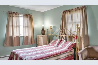 13 New Hampshire Avenue, Bay Shore, NY 11706 - Photo 7