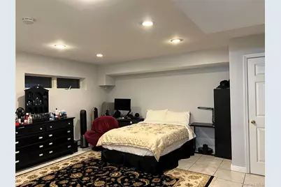 204 Outlook Avenue, Bronx, NY 10465 - Photo 11