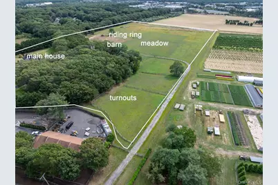 1535 Middle Road, Calverton, NY 11933 - Photo 3