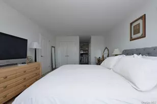 61-20 Grand Central Pkwy, Forest Hills, NY 11375 - Photo 25