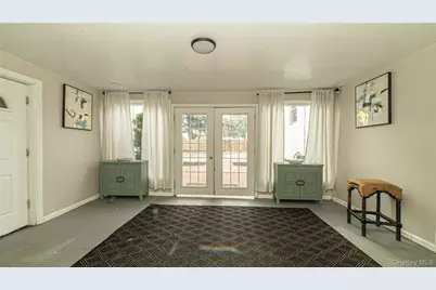 20-22 Bay Shore Ave #Apt 20-3, Bay Shore, NY 11706 - Photo 3