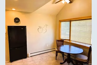 33 Chapel Lane, Levittown, NY 11756 - Photo 5