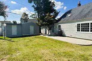 33 Chapel Ln, Levittown, NY 11756 - Photo 27