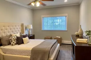 562 New Hwy, Hauppauge, NY 11788 - Photo 9