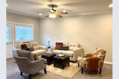 562 New Highway #7-2A, Hauppauge, NY 11788 - Photo 7