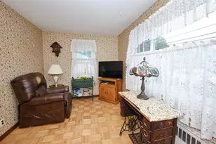 17 Concord St, Floral Park, NY 11001 - Photo 13