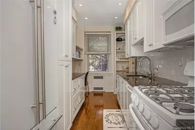 1 Meadow Drive #1K, Woodmere, NY 11598 - Photo 9