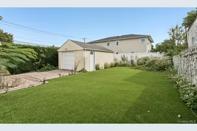 105 Devon Road, Albertson, NY 11507 - Photo 19