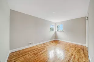 40 Gettysburg Dr, Holbrook, NY 11741 - Photo 5