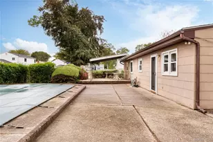 4 Comet Rd, Selden, NY 11784 - Photo 29