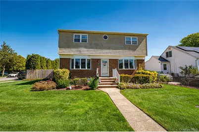 31 Garden Boulevard, Hicksville, NY 11801 - Photo 3