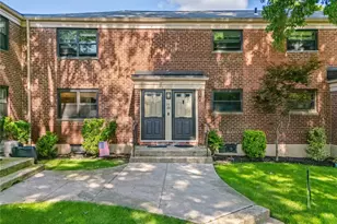 73-08 220th St, Oakland Gardens, NY 11364 - Photo 3