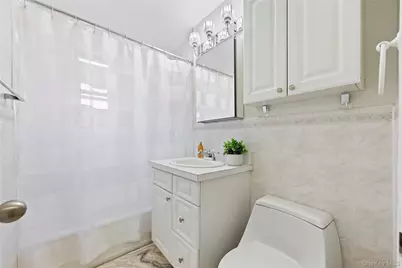 73-08 220th Street #Lower, 405B1, Oakland Gardens, NY 11364 - Photo 11