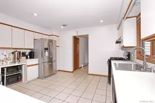 3 Larissa Ct, Airmont, NY 10952 - Photo 11