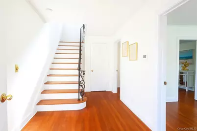 4734 Glenwood Street, Little Neck, NY 11362 - Photo 3