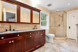 532 E Shore Rd, Great Neck, NY 11024 - Photo 21