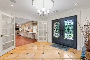 532 E Shore Rd, Great Neck, NY 11024 - Photo 5