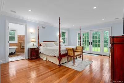 532 E Shore Road, Great Neck, NY 11024 - Photo 13