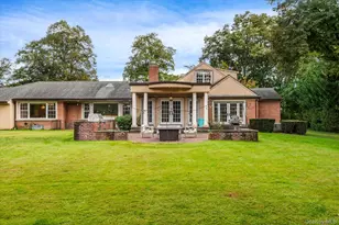 532 E Shore Rd, Great Neck, NY 11024 - Photo 27