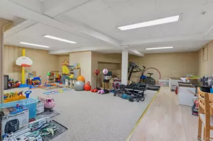 2147 Seneca Dr N, Merrick, NY 11566 - Photo 19