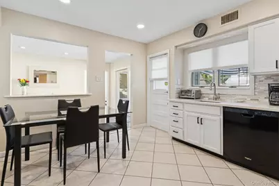 2147 Seneca Drive N, Merrick, NY 11566 - Photo 9