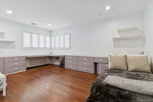 2147 Seneca Dr N, Merrick, NY 11566 - Photo 11