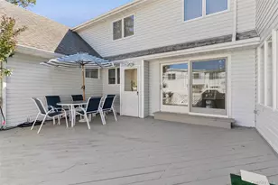 2147 Seneca Dr N, Merrick, NY 11566 - Photo 23