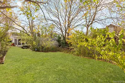 197 W Prospect Street, Southampton, NY 11968 - Photo 17