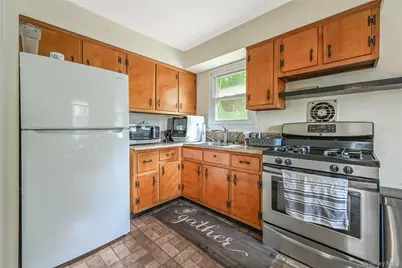 167 Vernon Valley Road, East Northport, NY 11731 - Photo 7