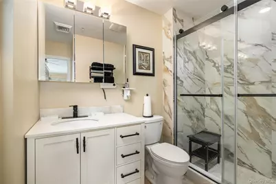 121 Willow Lane, Valley Stream, NY 11580 - Photo 19