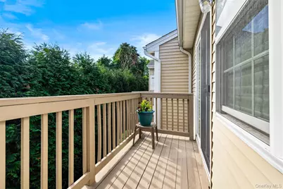 121 Willow Lane, Valley Stream, NY 11580 - Photo 17