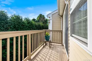 121 Willow Ln, Valley Stream, NY 11580 - Photo 17