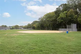 9 Winchester Ave, Yonkers, NY 10710 - Photo 29