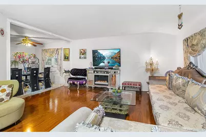 31 Holbrook Road, Centereach, NY 11720 - Photo 9