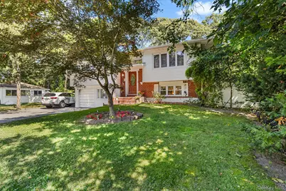 31 Holbrook Road, Centereach, NY 11720 - Photo 3