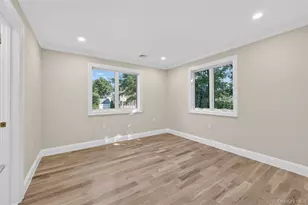 80 Clapham Ave, Manhasset, NY 11030 - Photo 19