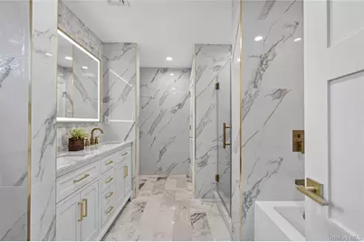 80 Clapham Avenue, Manhasset, NY 11030 - Photo 25